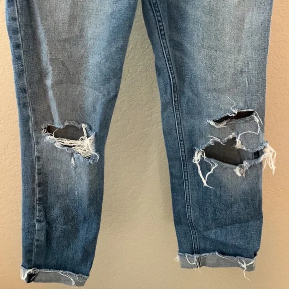 Abercrombie and Fitch Zoe Natural Rise Ankle straight leg jeans - Picture 3 of 6